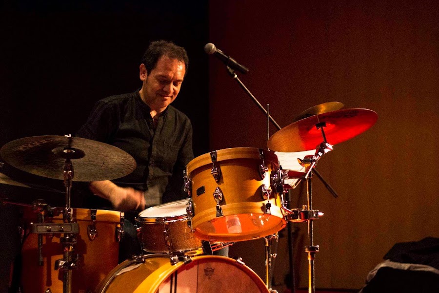 Felipe Cucciardi muy concentrado, disfrutando