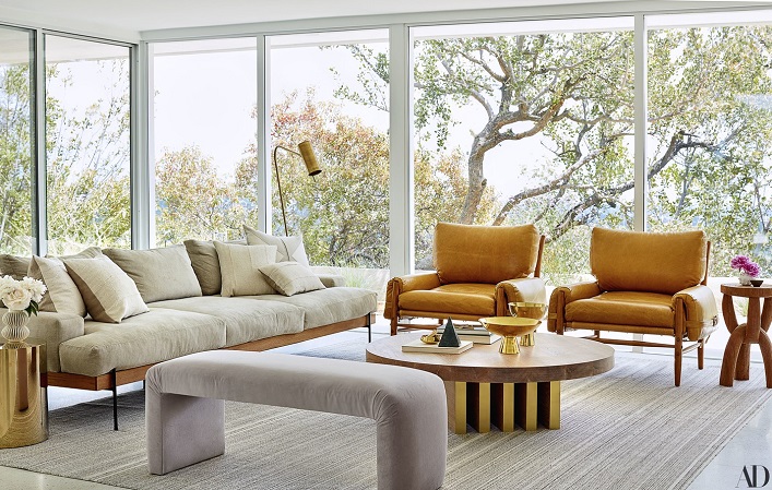 Inside Mandy Moore's effortlessly chic 1950s home!