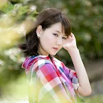 Han Ga Eun – Multicolored Top And Denim Shortalls Foto 3