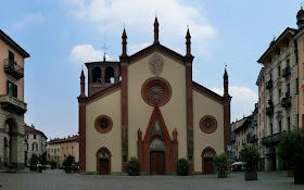 The duomo in Piazza San Donato in Pinerolo