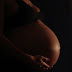 Adolescente grávida é espancada com chutes na barriga pelo marido