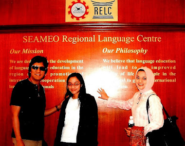 Ikang Fawzi, Isabella Fawzi dan Marissa Haque di RELC, Singapura, 2007.