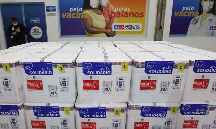 Bahia recebe hoje quase 500 mil doses de vacinas contra Covid-19