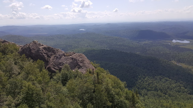 Vue à partir du sommet du Pic de la tête du chien