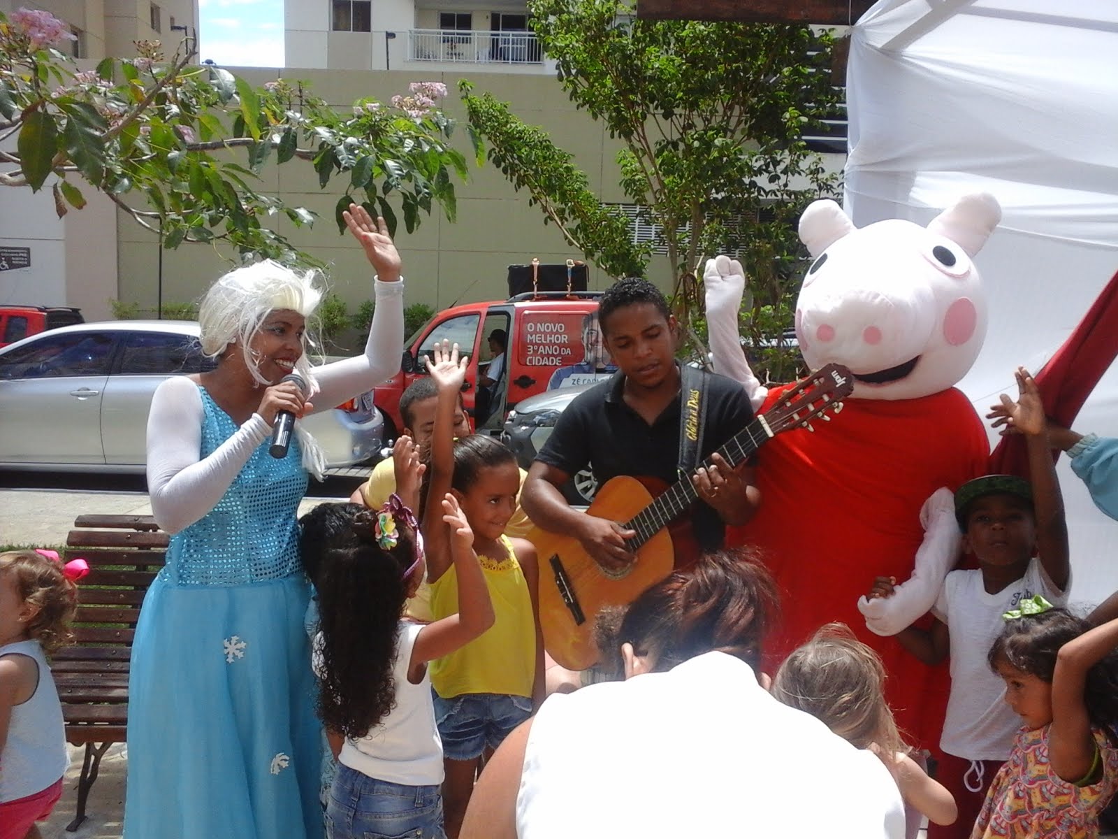 Evento p/ Colégio Dom Bosco, Voz e violão para Crianças! com Personagem vivo!