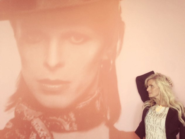 posing with giant David Bowie photograph at mca chicago by Hello Lovely Studio