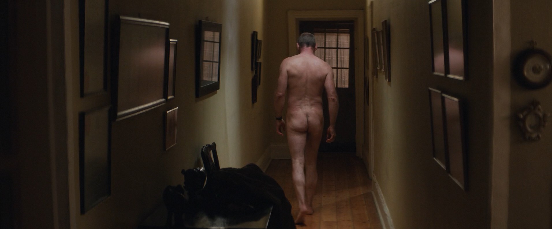Liam neeson caught walking naked in hotel hallway