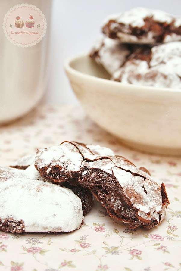 dark-chocolate-fudge-cookies