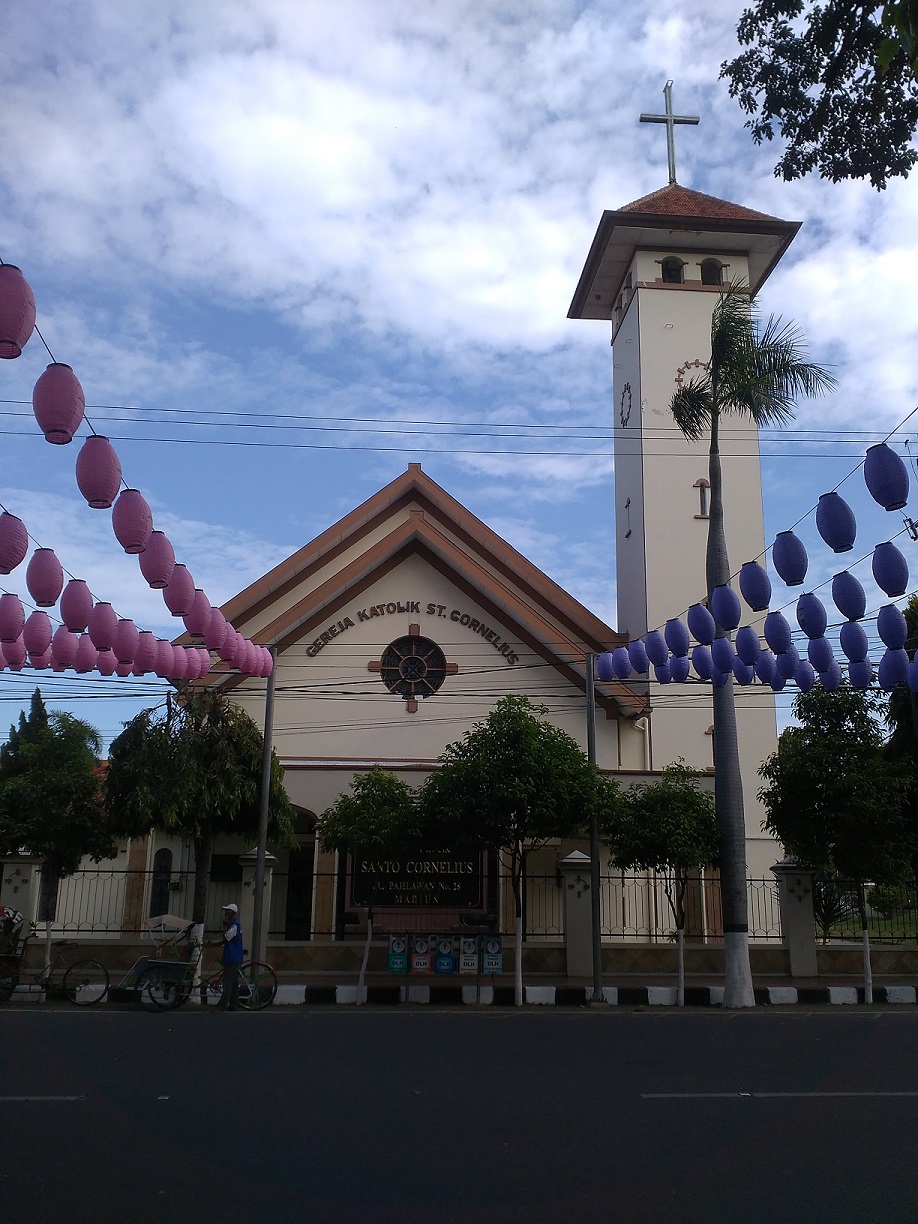Gereja Katolik Santo Cornelius Madiun Bimbingan Katolik