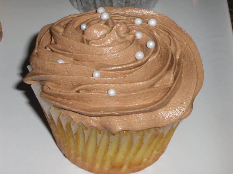 Janis Cooks Jumbo Cupcakes