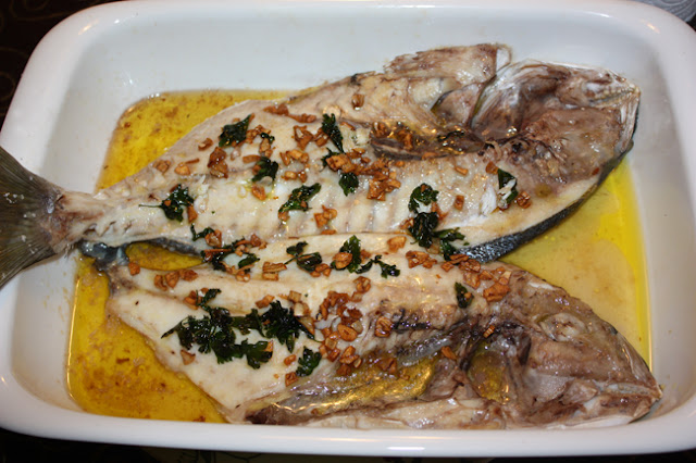  <strong>dorada</strong> al <strong>horno</strong> maridada con txacolí 