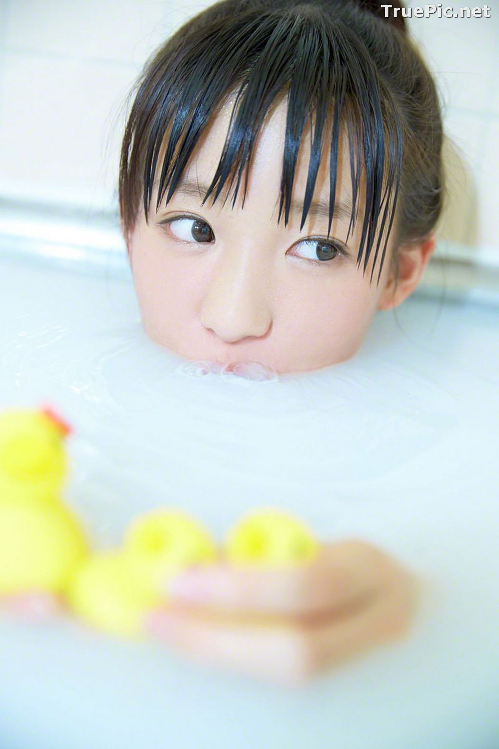Image Wanibooks No.133 - Japanese Model and Singer - Hikari Shiina - TruePic.net - Picture-161