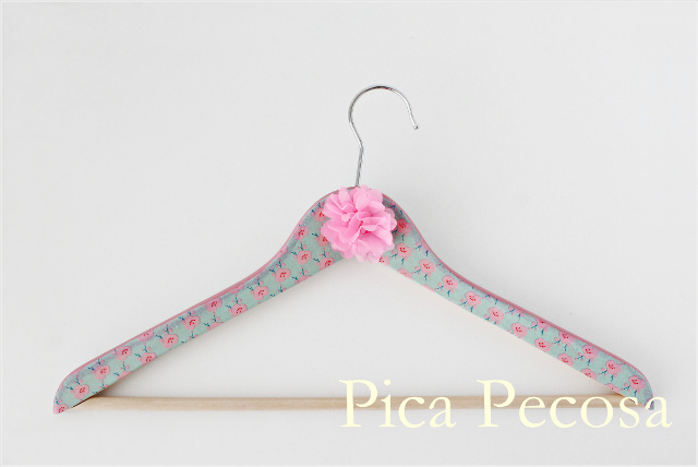 como-personalizar-perchas-diy-chalk-paint-papel