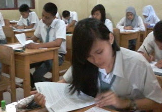 UNDUH SOAL DAN KUNCI JAWAB LATIHAN UN SMA TAHUN 2017/2018 SOAL%2BUN%2BSMA%2BMA%2B2018%2B%25281%2529