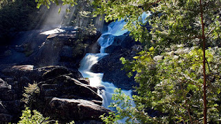 PUERTO BLEST Y CASCADA DE LOS CANTAROS