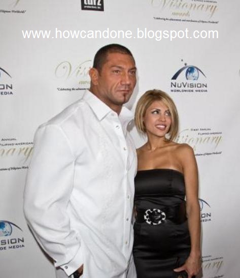 Дэйв баутиста. Батиста семья. Дэйв батиста с дочерьми. Дэйв батиста с женой и дочерьми. Дэйв батиста с женой.