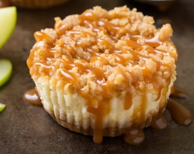 Caramel Apple Crisp Mini Cheesecakes desserts easy
