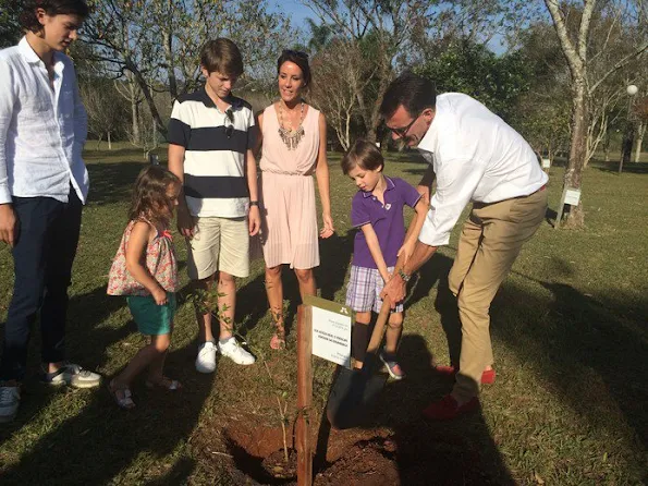 Prince Joachim, Princess Marie, Prince Felix, Prince Nikolai, Princess Athena and Prince Henrik at the Itaipu Park in Brazil