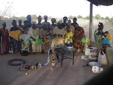Animation d'un atelier de broderie au Mali 2009