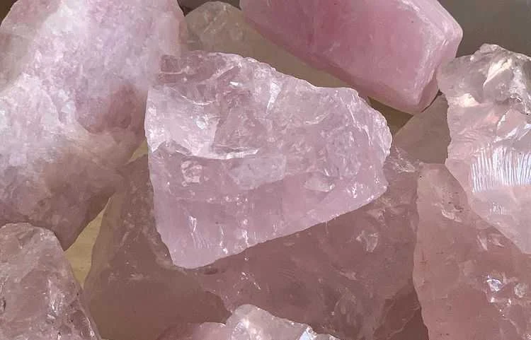 Benefits of Rose Quartz Stone