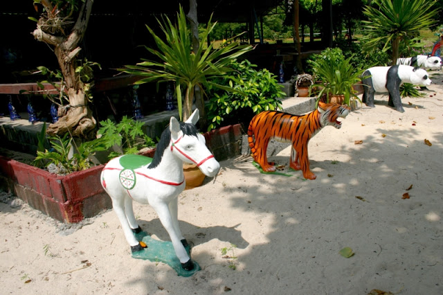 There is several animals represented in the garden and noticed later throughout Thailand that the sculptures are widely used to decorate outside door ways and walk ways.