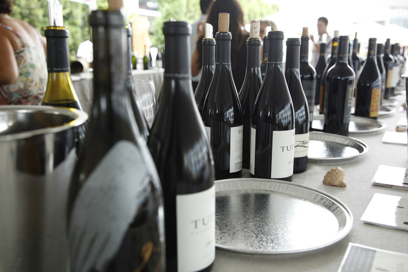 to VINO LAS VEGAS Newport Wine and Food Festival Brings Together Wines and World Class