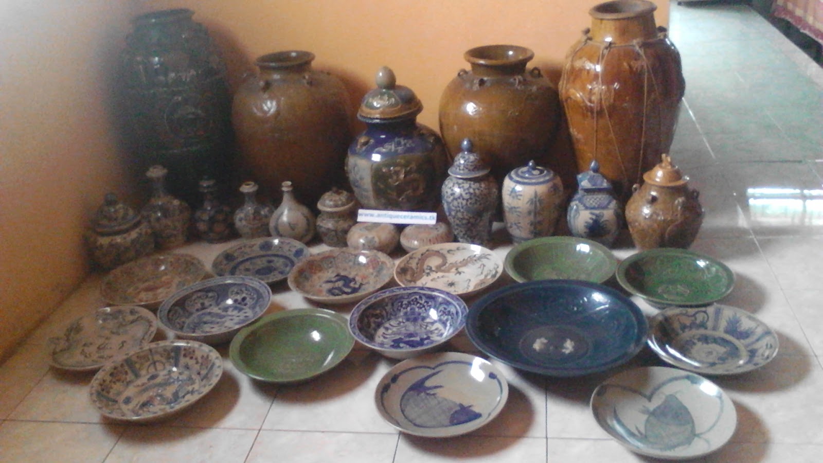 ANTIQUE CERAMICS