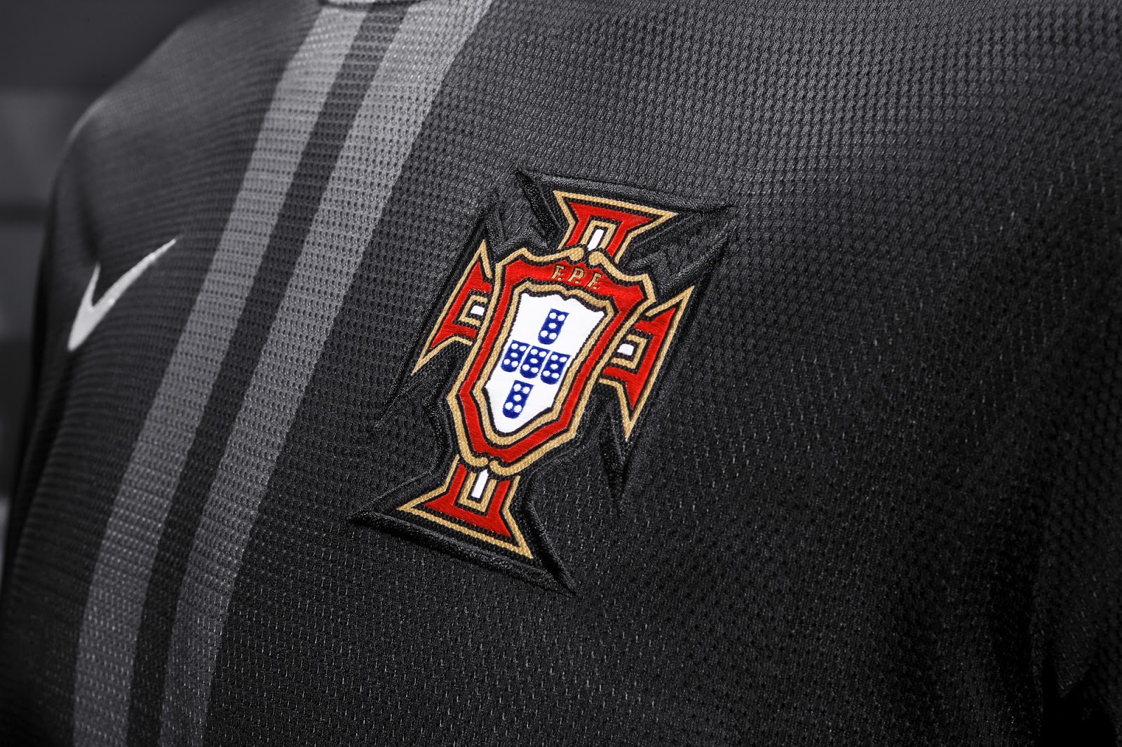 Portugal 13/14 Nike Away Shirt Released! - Footy Headlines