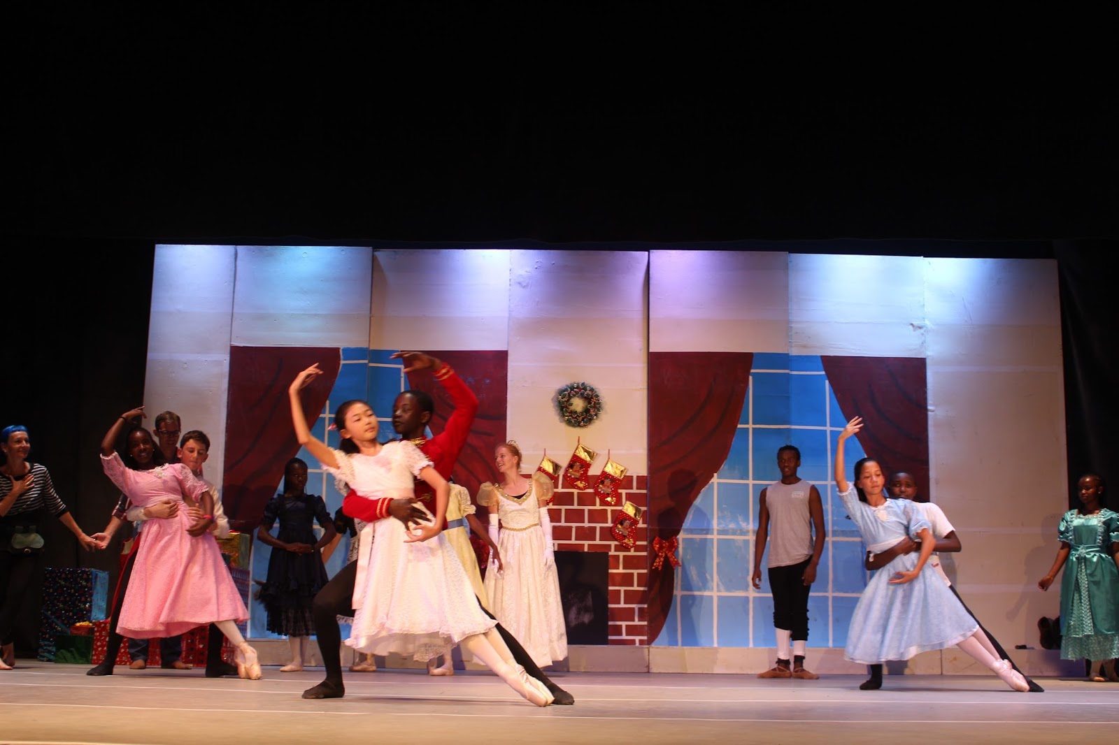 Kenyan Arts Review DANCE CENTRE KENYA & COOPER RUST STAGE DELIGHTFUL