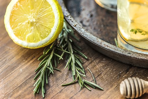 नींबू खाने के क्या क्या फायदे है यह हमारे स्वास्थ्य के लिए कितना फायदेमंद है || Use Lemon for Health Benefits