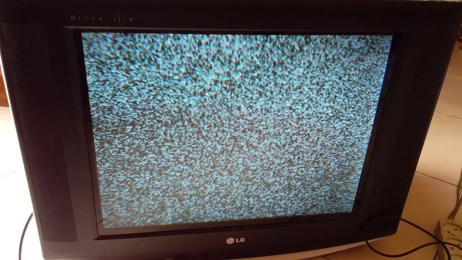 Firly Elektro TV LG Super Slim 21SB6RD Protek ,tegangan B+ jadi drop