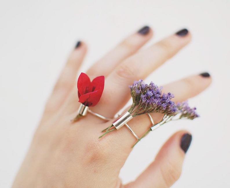 Flower Holder Jewelry for Real Organics by jamincjewelry / The Beading Gem