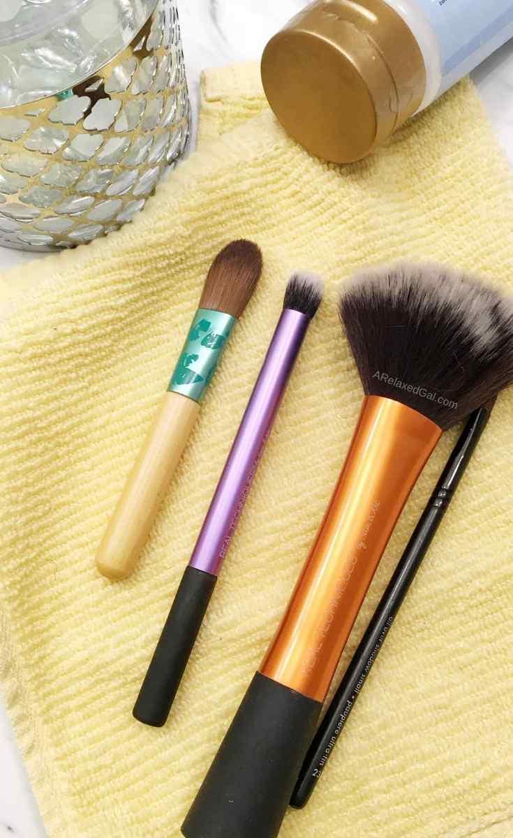 How To Easily Clean Your Makeup Brushes | A Relaxed Gal