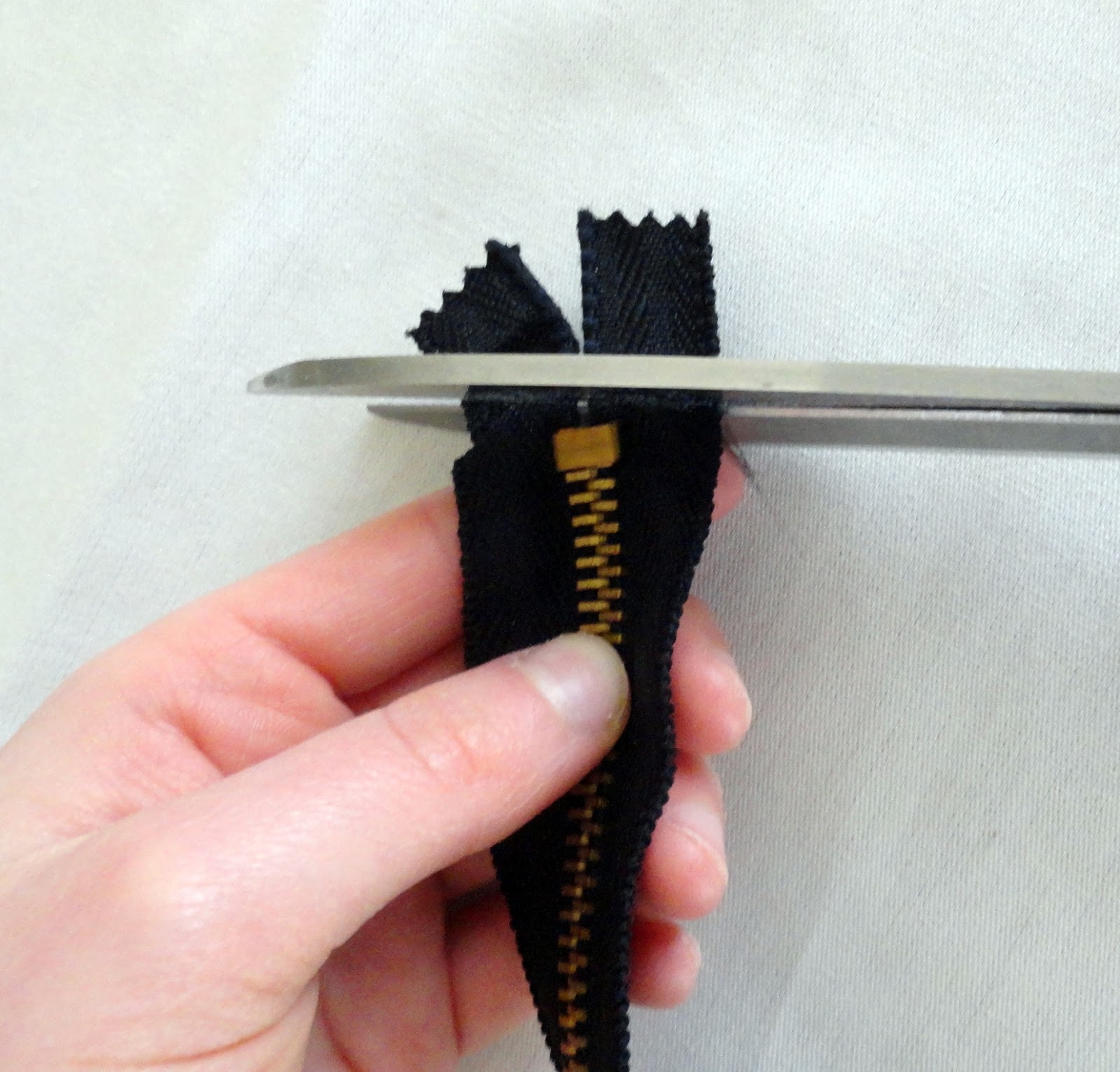 Easy zipper bracelet tutorial