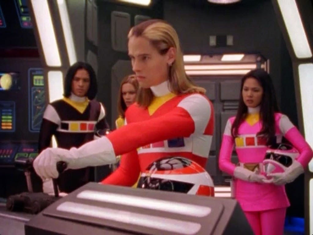 Fierce Divas & Femmes Fatales: Review: Power Rangers in Space