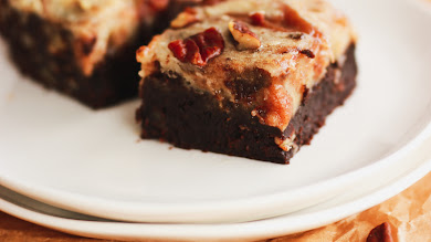 Vegan Caramel Pecan Cheesecake Brownies