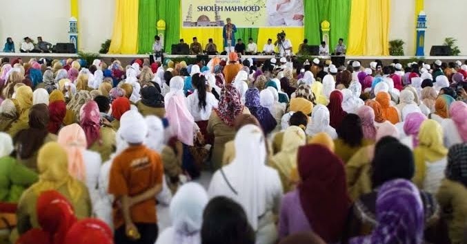 Contoh Pidato Agama Singkat tentang Kemuliaan Wanita - Jago Berpidato