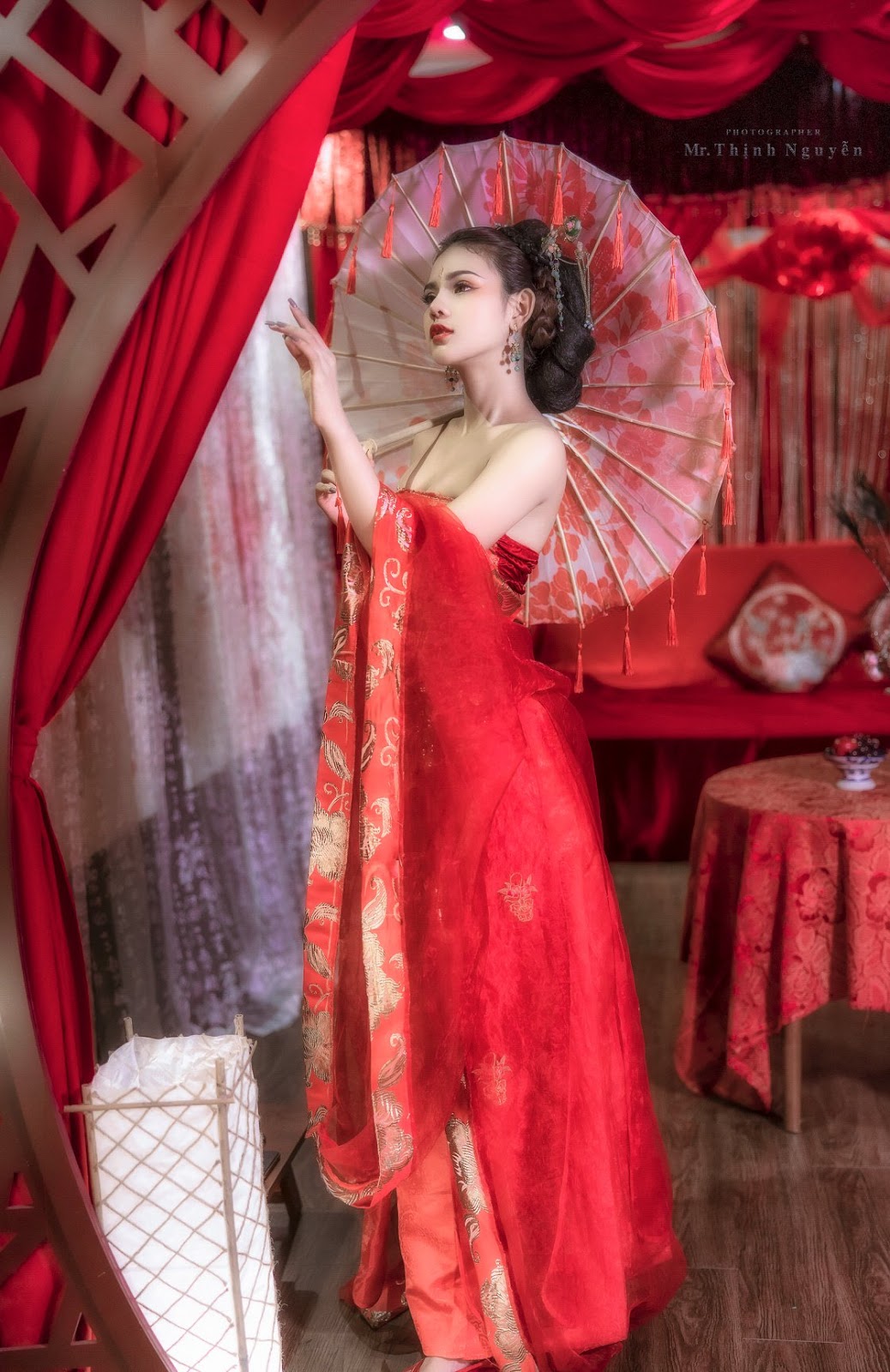 Vietnamese beautiful model - cosplay sexy concubines with historical costume - Pic 9