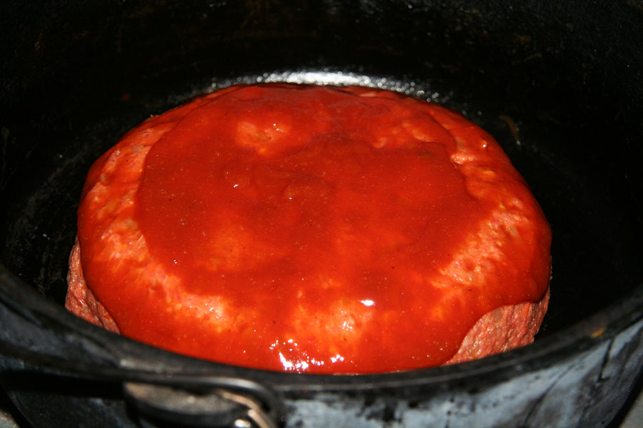 'Round the Chuckbox Dutch oven meatloaf