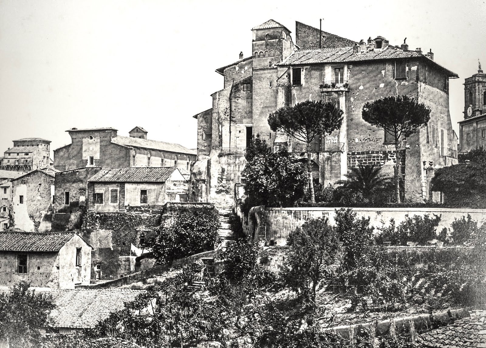 Тарпейская скала в риме Тарпейская скала в риме