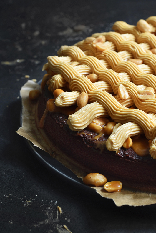 Herzfutter | Food-Blog : Easy-peasy Snickers-Kuchen aka der beste ...