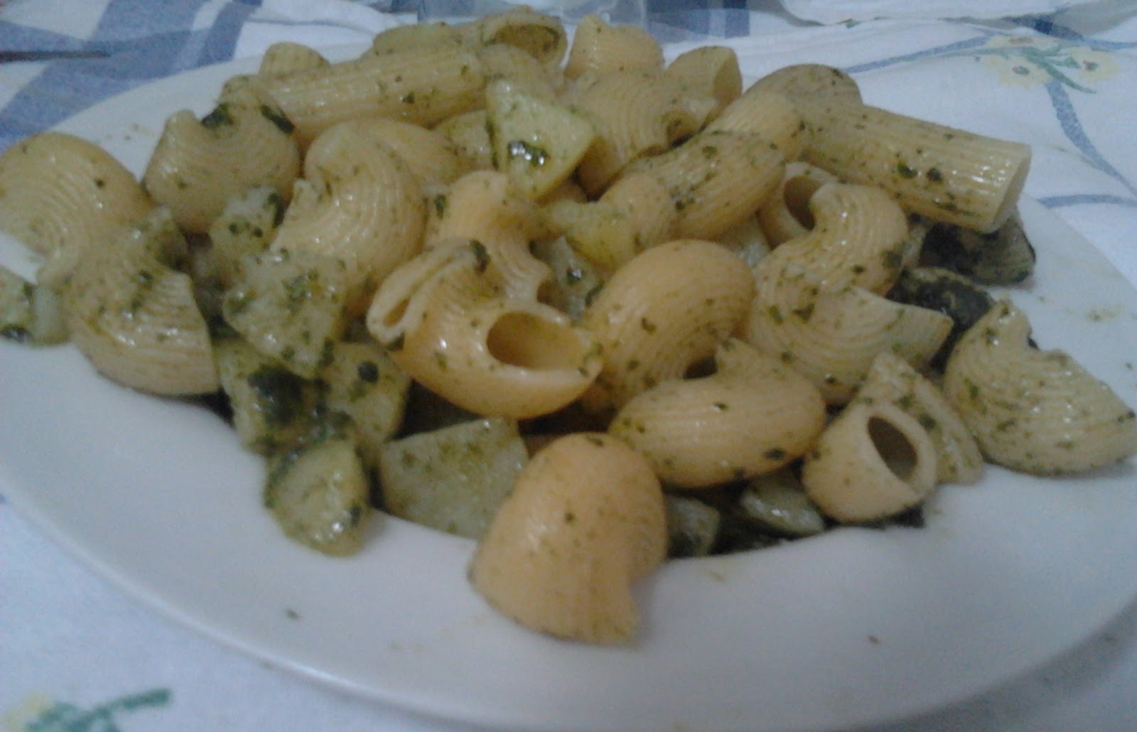 Pasta con pesto e patate Amore al Primo Assaggio