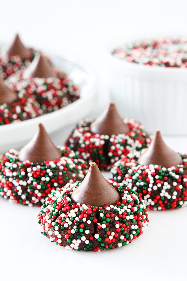 Christmas kiss cookies hershey cookie xmas holiday treats chocolate desserts sprinkles maya safe cooking recipes looking perfect covered jingle bites Chocolate Kiss Cookies - Foodie Note