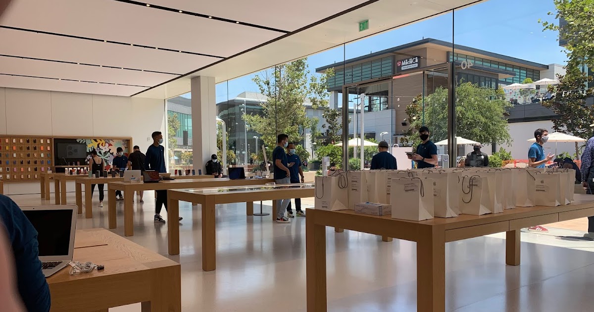 Views by the Bay Apple Store All Business and a Lot Less Fun