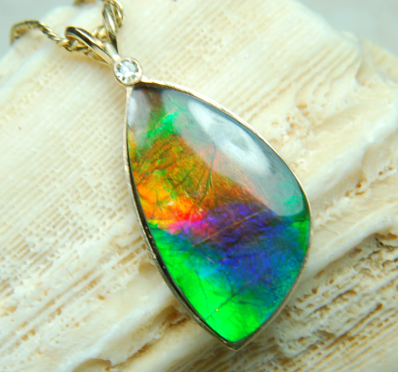 OBSESSED OVER STONES Unusual gemstone Ammolite Pendant Healing