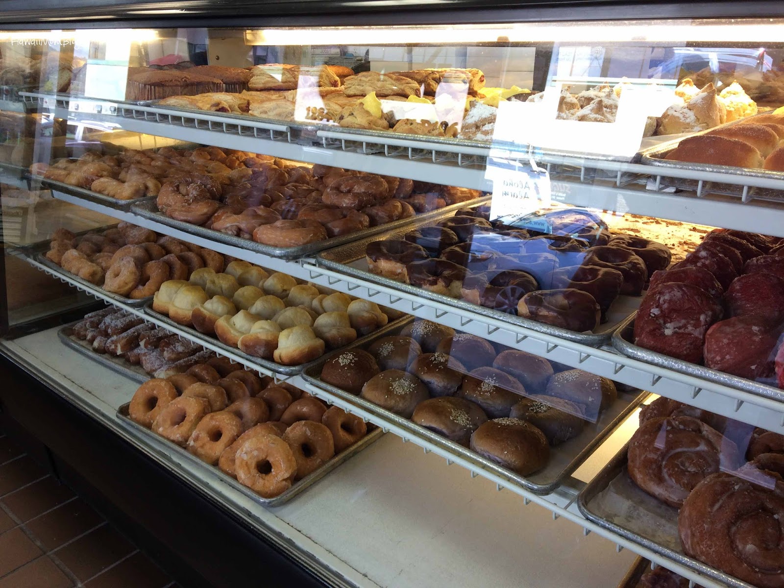 Hawaii Mom Blog Kamehameha Bakery
