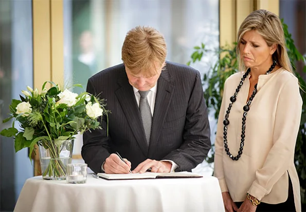King Willem Alexander and Queen Maxima  signed the book of condolences  at the Ministry of Safety and Justice 