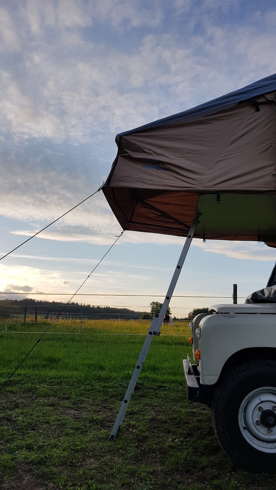 Schlafen über dem Boden