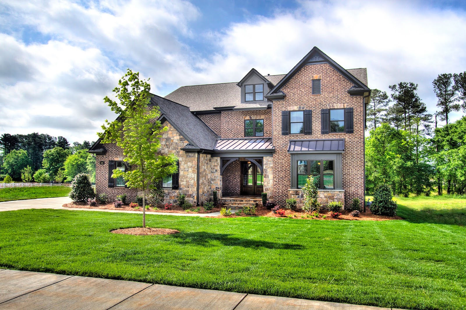 Homes and Townhomes Traton Homes Showcases Rosecliff’s Featured Home