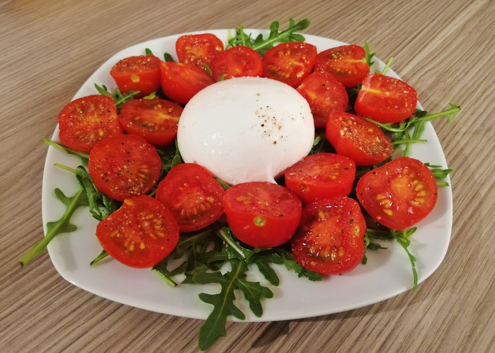 Italien Ganz persönlich, für dich! Mozzarella oder Burrata? Das ist der Unterschied! Italien Ganz persönlich, für dich! Mozzarella oder Burrata? Das ist der Unterschied!